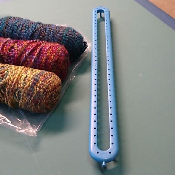 Knitting Loom with three skien starting yarn Cottagecore - Picture 2 of 4